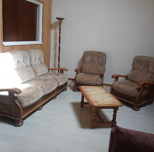 Hebergement Pour 2 Personnes,1 Chambres, Salon, Salle A Manger, Grand Garage Possibilite D\'Un Lit 1 Personne Supplementaire Pour 15 Euros